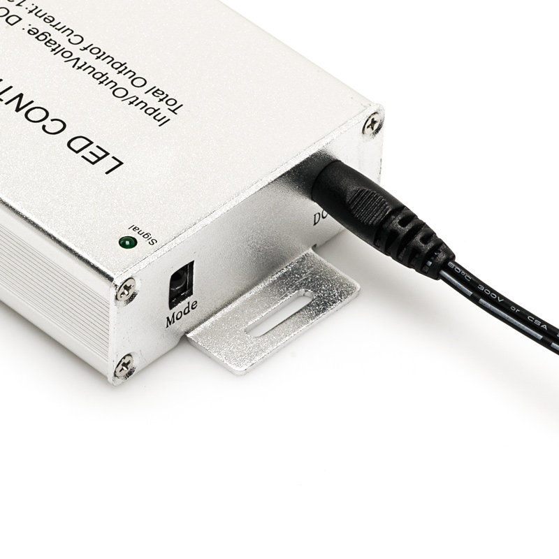 led-controller-rgb-with-touch-rf-remote-3-channel-aluminium-casing-2.jpg led-controller-rgb-with-touch-rf-remote-3-channel-aluminium-casing-2.jpg