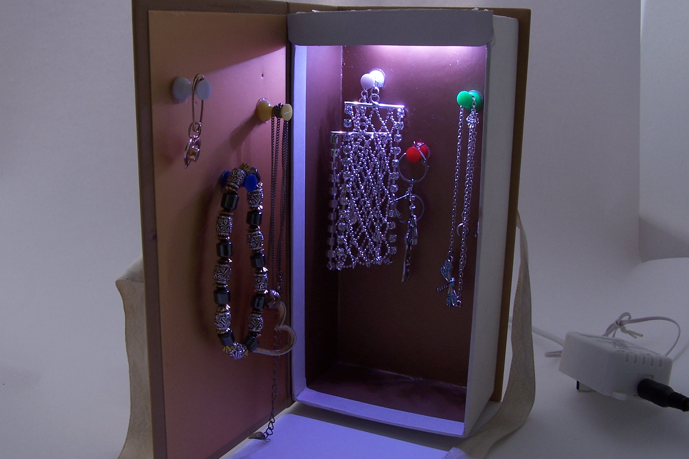 jewellery-case1.jpg